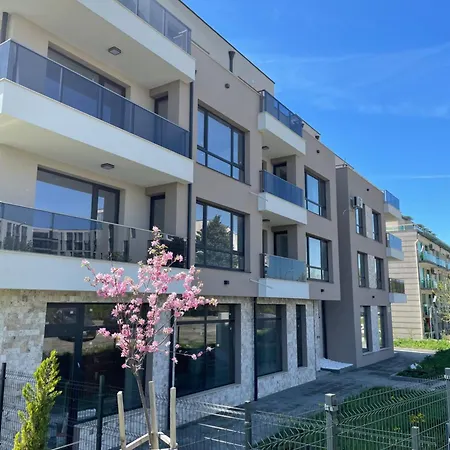 Lion1, Schwarzmeertraum, Stilvoll, 7 Minuten Zum Strand, Wlan Gratis Apartamento Burgas