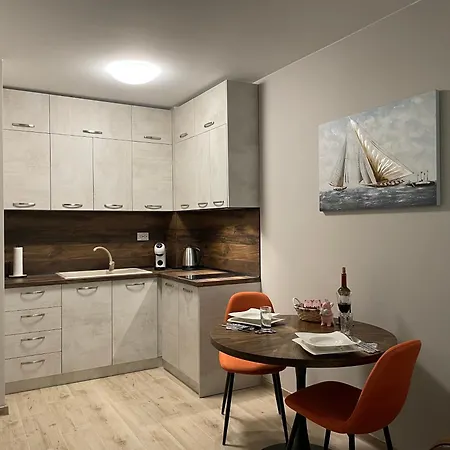 Apartment Lion1, Schwarzmeertraum, Stilvoll, 7 Minuten Zum Strand, Wlan Gratis Burgas City