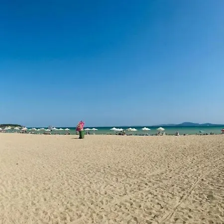 Lion1, Schwarzmeertraum, Stilvoll, 7 Minuten Zum Strand, Wlan Gratis * Burgas City