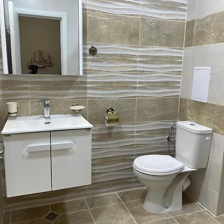 Lion1, Schwarzmeertraum, Stilvoll, 7 Minuten Zum Strand, Wlan Gratis * Burgas City
