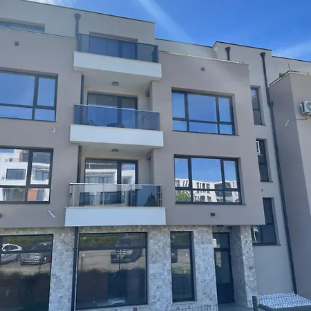 Lion1, Schwarzmeertraum, Stilvoll, 7 Minuten Zum Strand, Wlan Gratis Burgas City