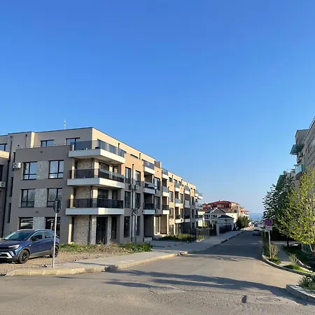 Apartment Lion1, Schwarzmeertraum, Stilvoll, 7 Minuten Zum Strand, Wlan Gratis Burgas City